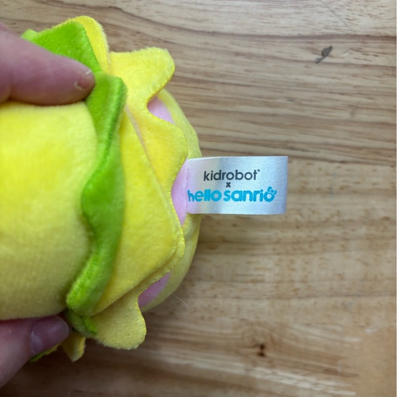 kidrobot x hello sanrio Blind Bag Burger Keychain - Picture 4 of 7
